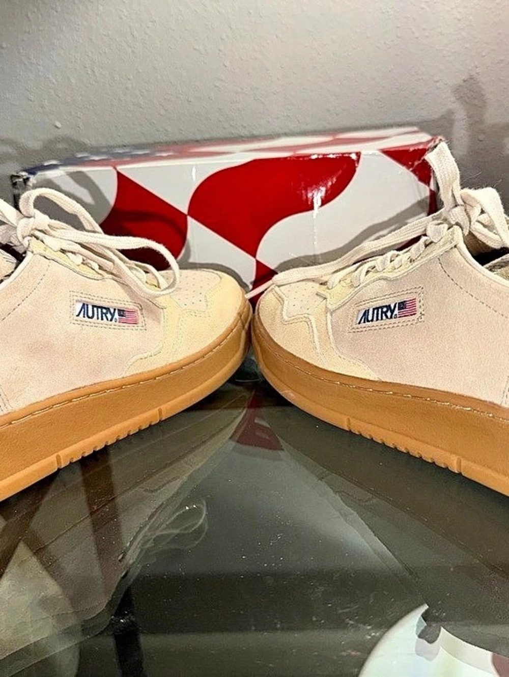 AUTRY Medalist Low-Top Sneakers Sand/Ecru - Women’s US 10 - New in Box